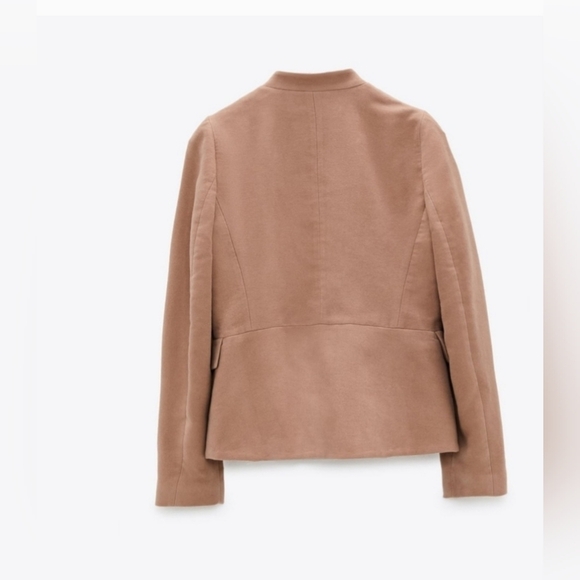 Zara NWOT,camel color,wool blazer with bronze color buttons - Picture 5 of 7